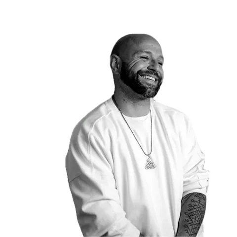 Portrait de Emmanuel, directeur artistique et ceo, Paristic × SORA