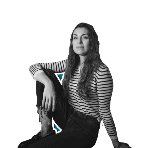 Portrait de Laura, cheffe de projet & da, Paristic × SORA
